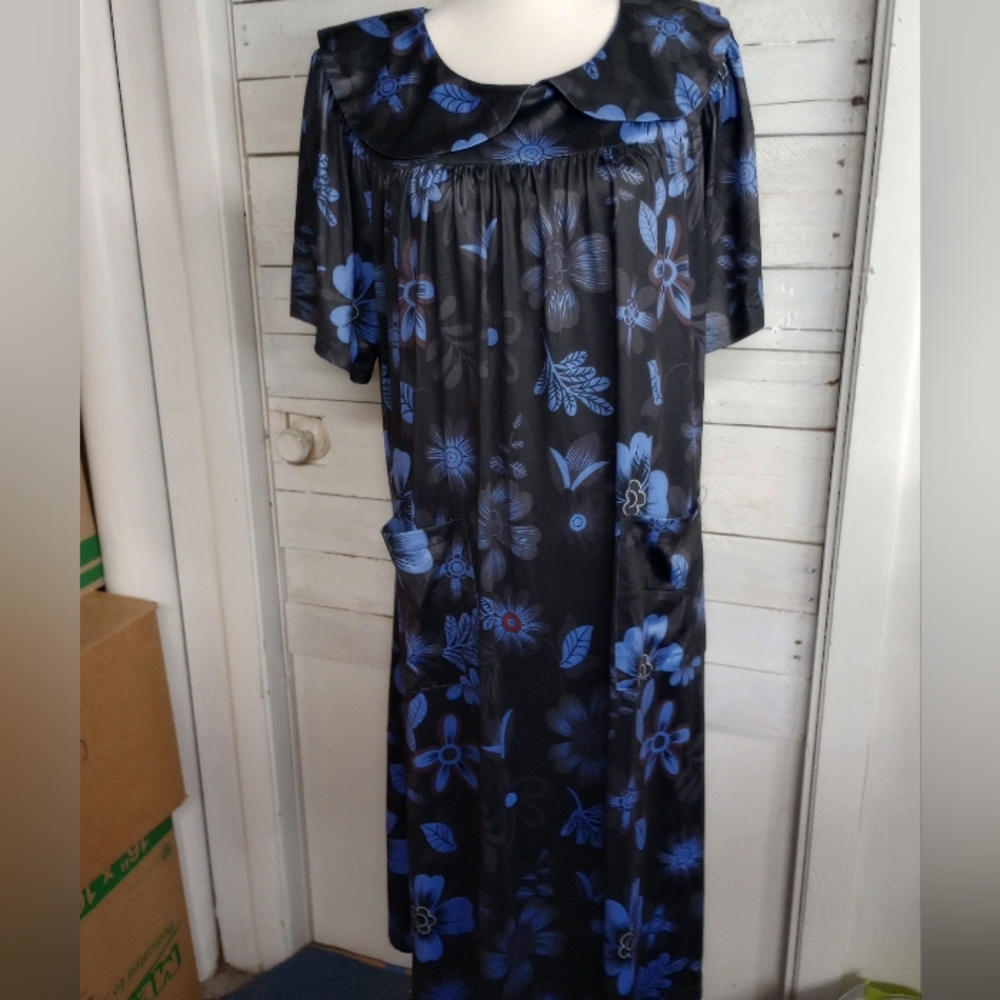 Aoiier Women’s Large Floral House Dress MuMu Black Blue Short Sleeve Pockets